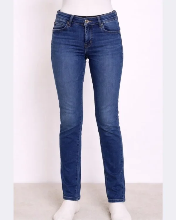 GUESS Women’s Slim Fit Jeans – Waist 25