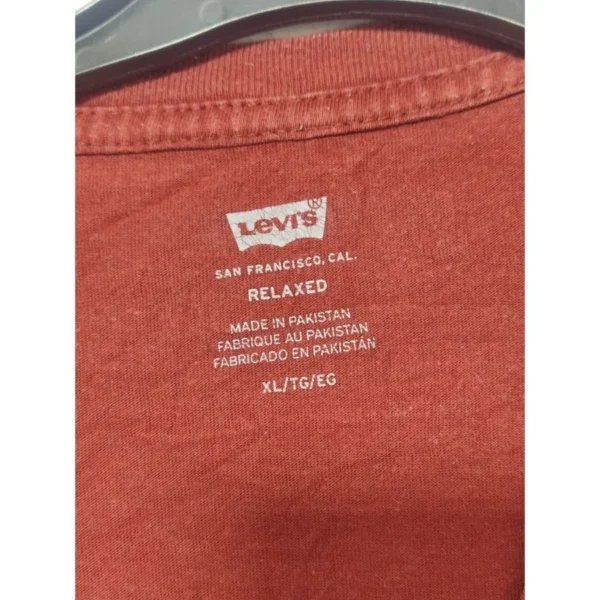 Levi’s Red Logo T-Shirt Size XL - Image 4