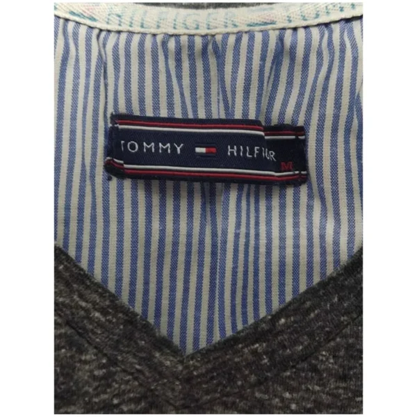 Tommy Jeans Men's V-Neck T-Shirt - Size Medium - Image 4