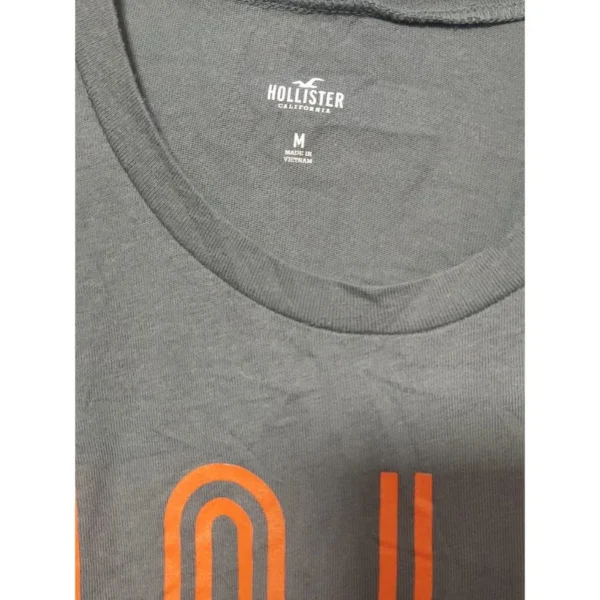 Hollister Men’s Grey Graphic T-Shirt Medium - Image 4