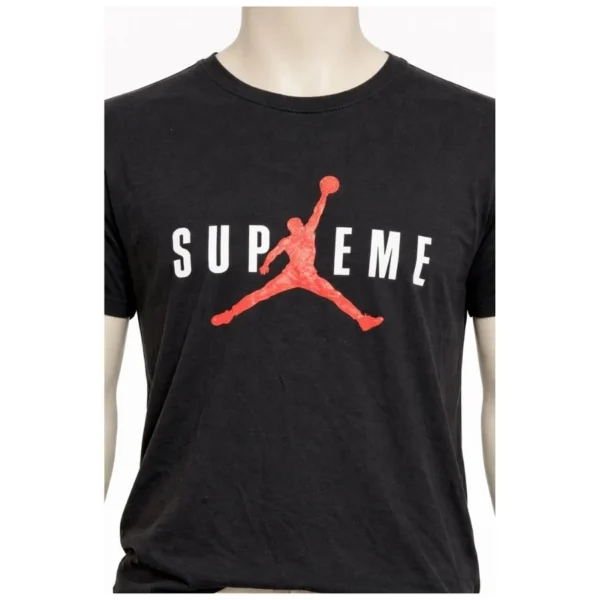 Supreme Jordan Men's T-Shirt - Size Large - Image 3