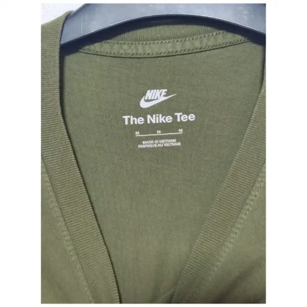 Nike Sportswear Club Men's T-Shirt - Size Medium - Image 4